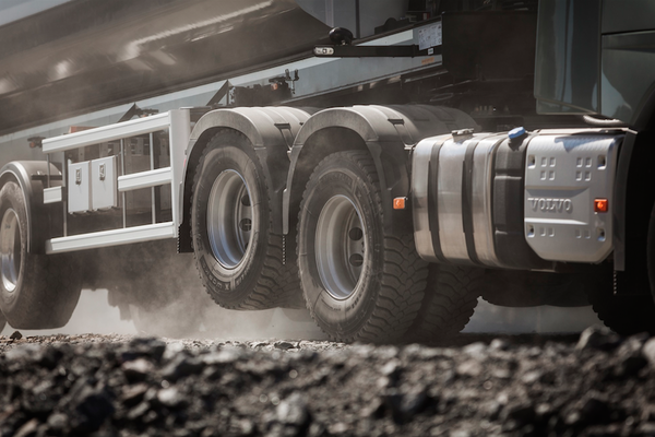 Tout savoir sur le Camion Double Pont : Fonctionnement, Avantages et Utilisations